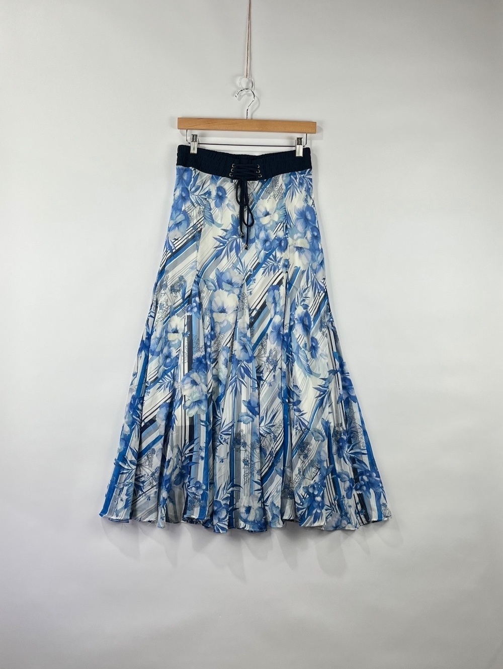 J Gee Flowy Maxi Skirt Elastic Waist Lace Up Detail Lined Boho M